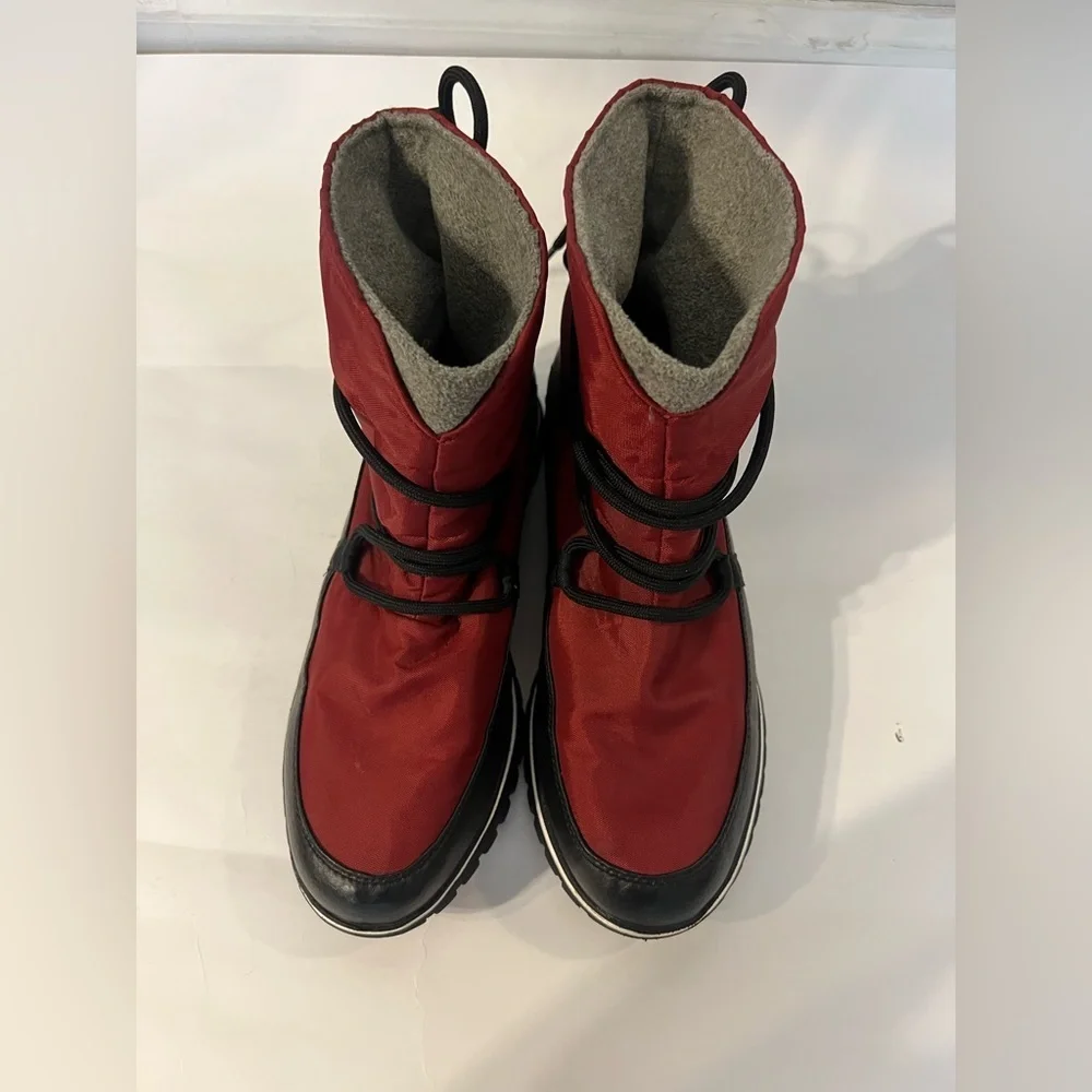 Sorel Women's Red and Black Lace-Up Winter Rain Boots